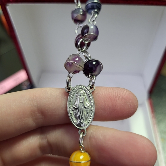 Dyed Agate Handmade Rosary - Picture 4 of 5